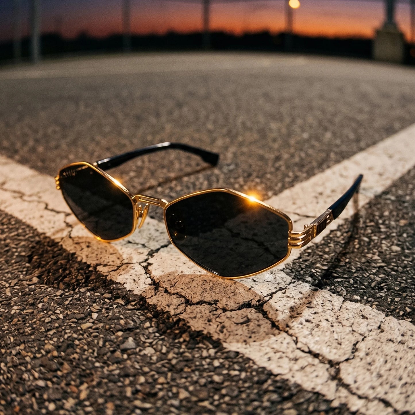 9FIVE Iris Rhombus Black &amp; Gold - Sunglasses